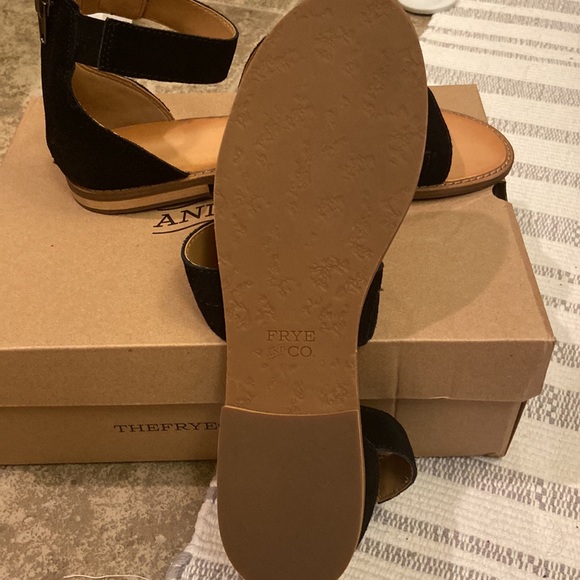 Frye and Co. Evie 2 Band Sandal Black - Picture 3 of 5